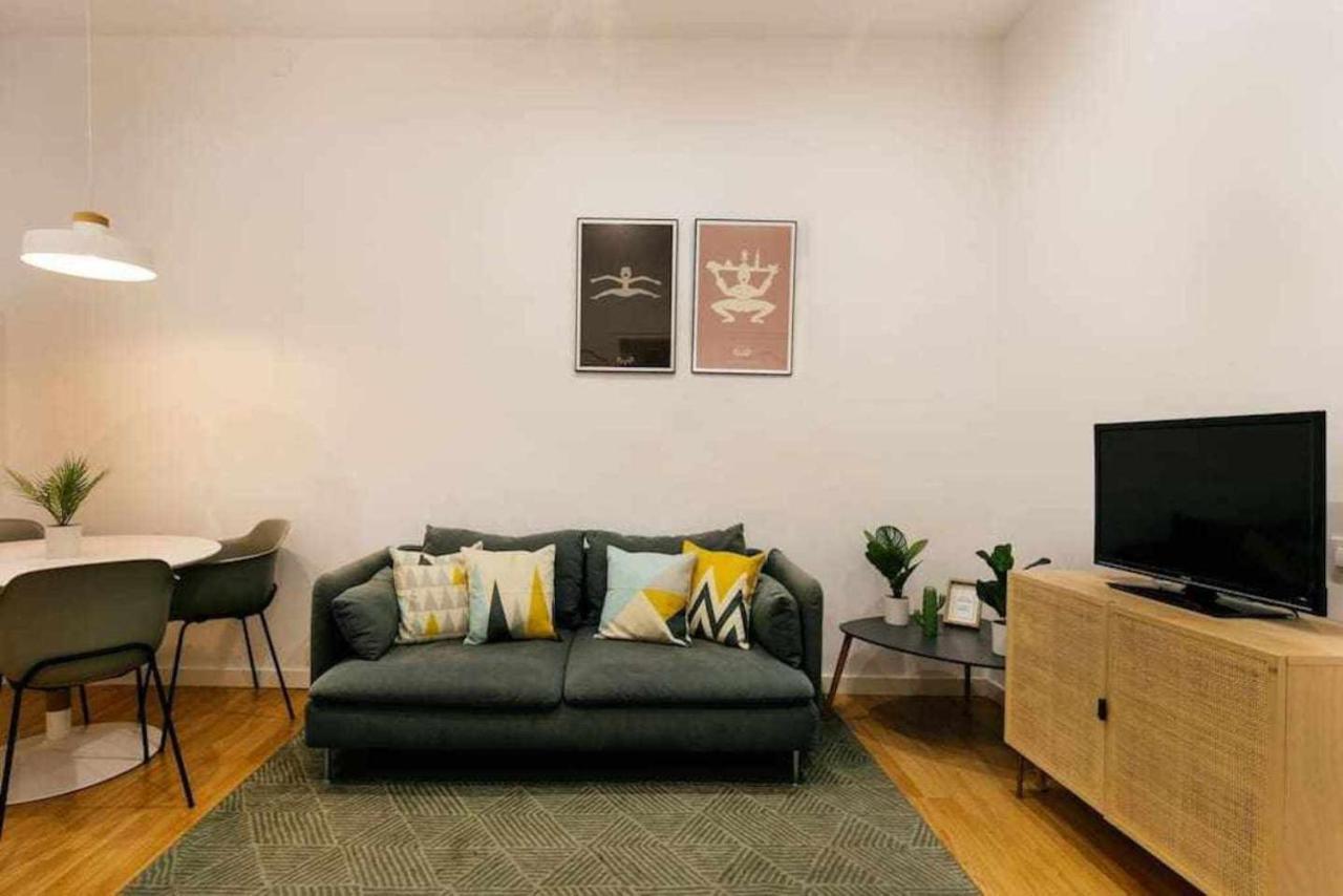 Cozy & Central Apartment Barcellona Esterno foto