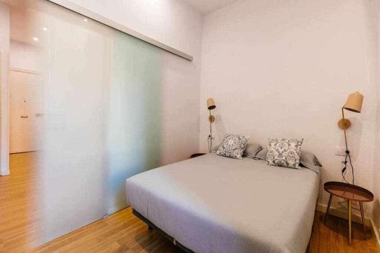 Cozy & Central Apartment Barcellona Esterno foto