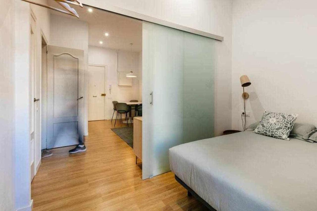 Cozy & Central Apartment Barcellona Esterno foto