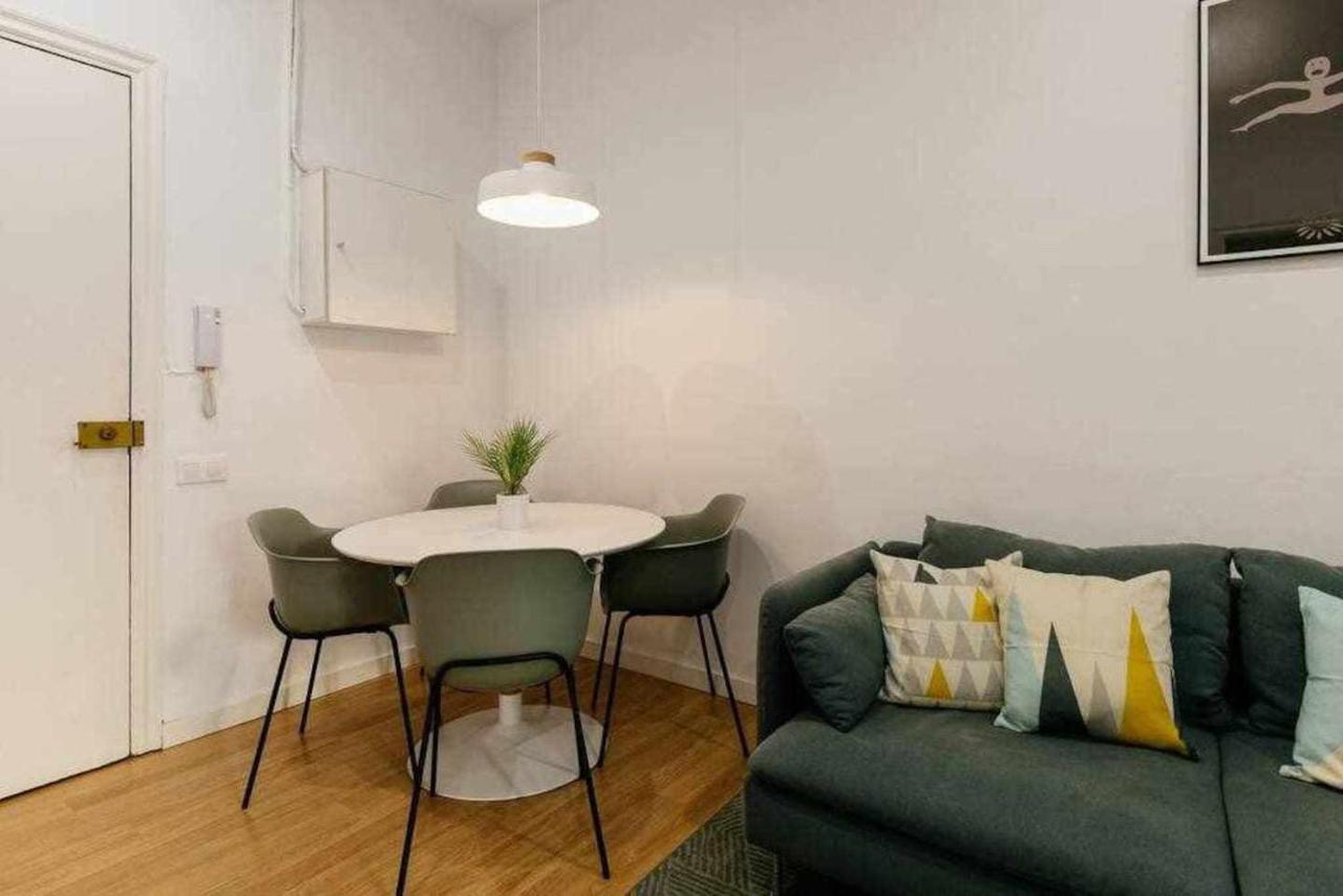 Cozy & Central Apartment Barcellona Esterno foto